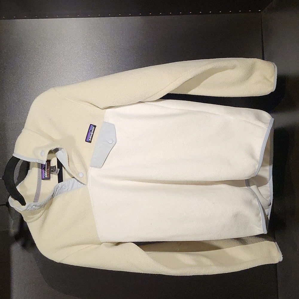 Patagonia synchilla pullover small collar snap cream beige